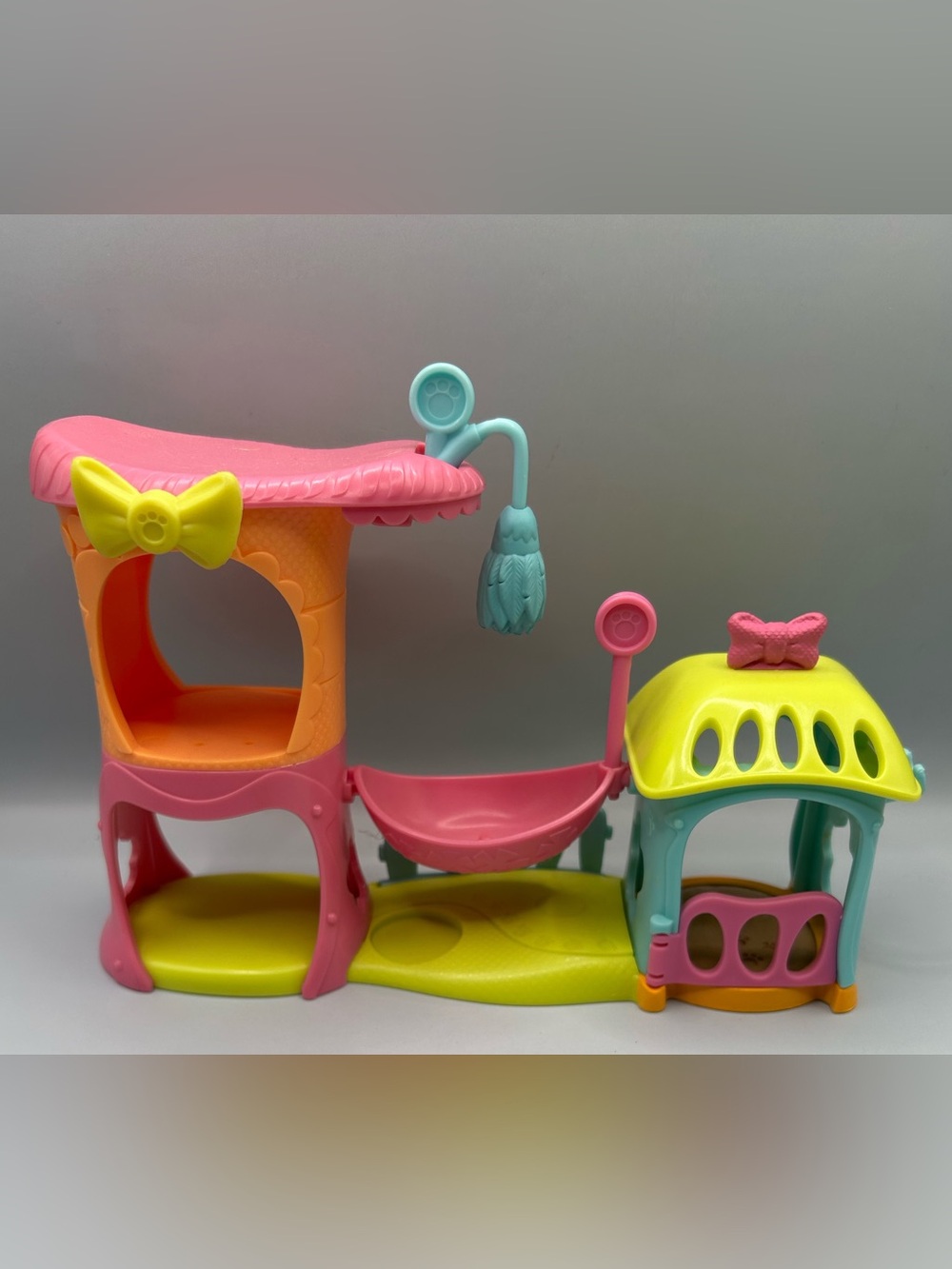 Littlest Pet Shop LPS Meow Manor Playset